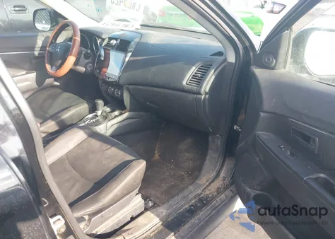 2015 Mitsubishi Outlander Sport Es z USA, uszkodzony, nr VIN 4A4AP3AU8FE011626